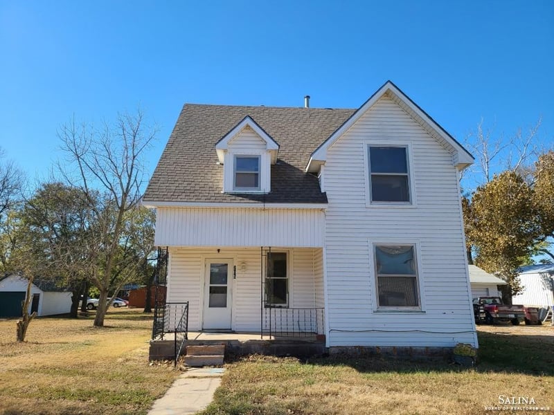 205 N Jackson St, Marquette, KS 67464