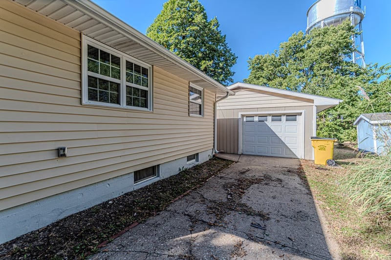 1212 N Olive St, Abilene, KS 67410
