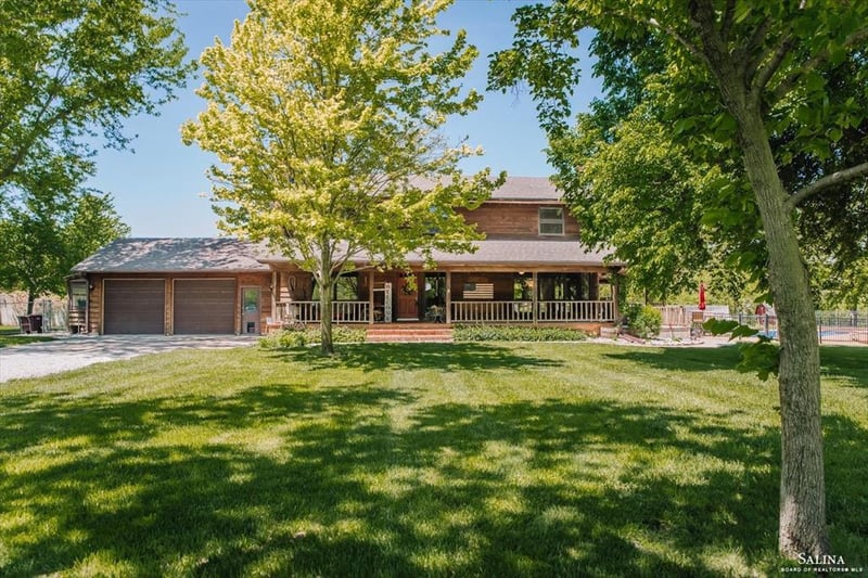 1268 Shawnee Rd, Lindsborg, KS 67456