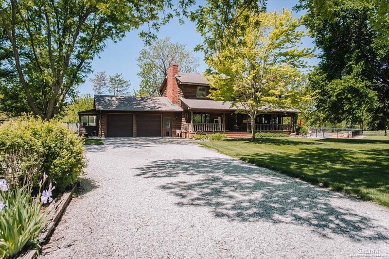 1268 Shawnee Rd, Lindsborg, KS 67456