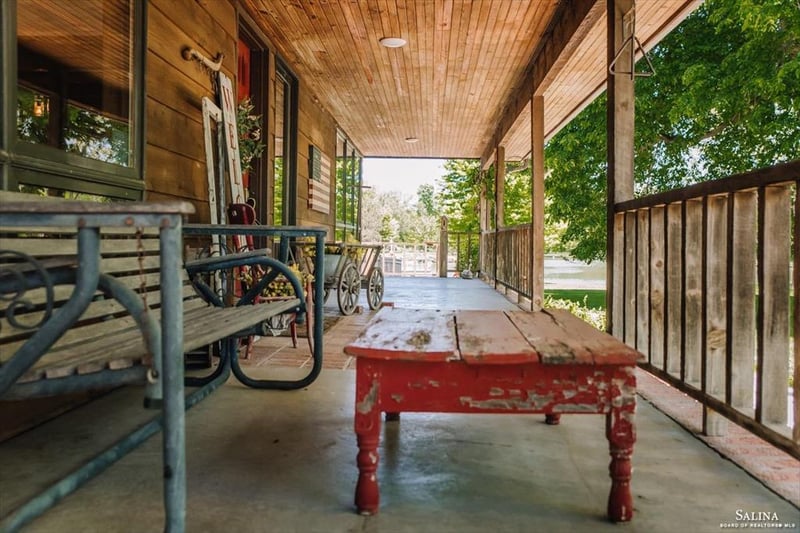 1268 Shawnee Rd, Lindsborg, KS 67456