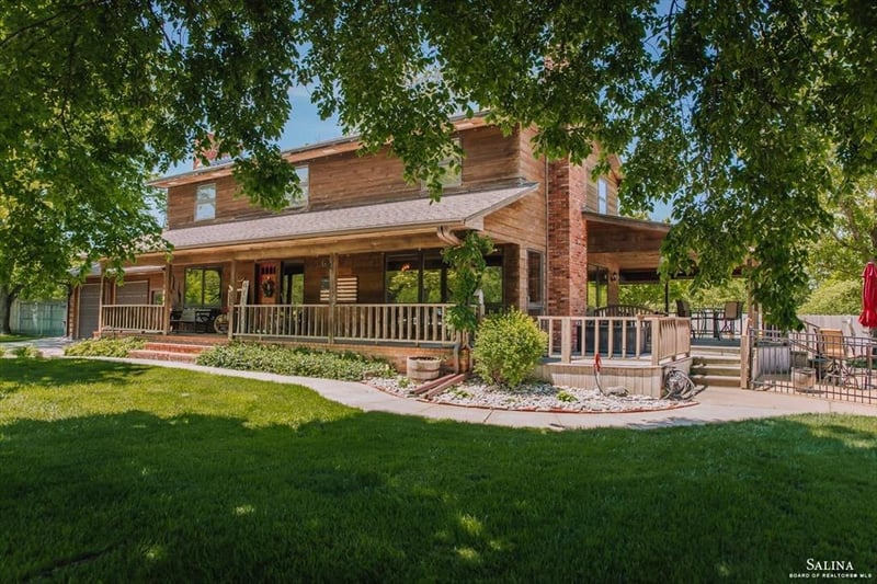 1268 Shawnee Rd, Lindsborg, KS 67456