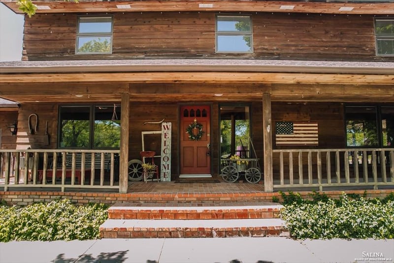 1268 Shawnee Rd, Lindsborg, KS 67456