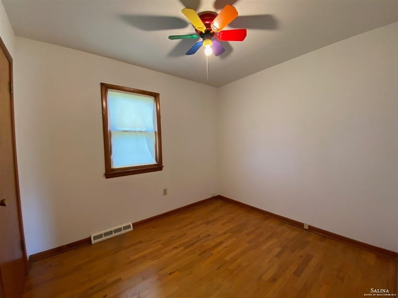 1009 N St, Belleville, KS 66935