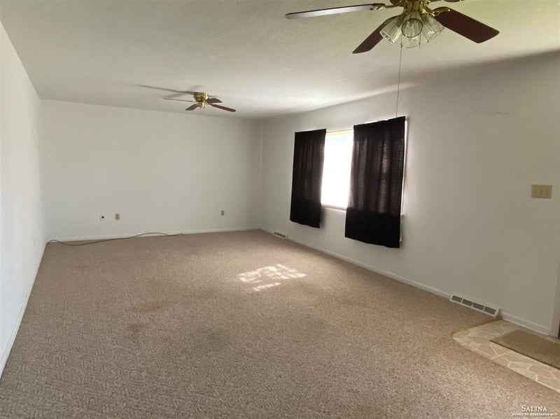 1009 N St, Belleville, KS 66935
