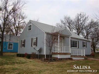 302 W 3rd, Miltonvale, KS 67466