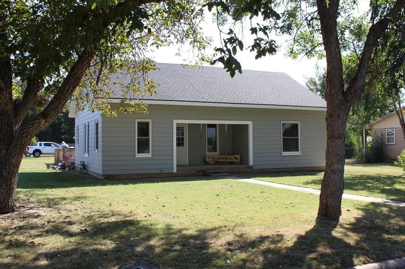 513 N West St, St John, KS 67576