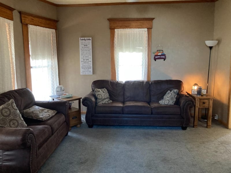 104 Smith St, Holyrood, KS 67450