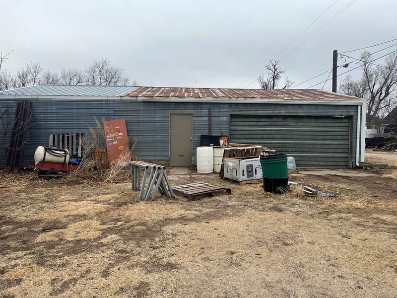 421 W 3rd Ave, St John, KS 67576