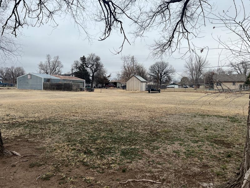 421 W 3rd Ave, St John, KS 67576