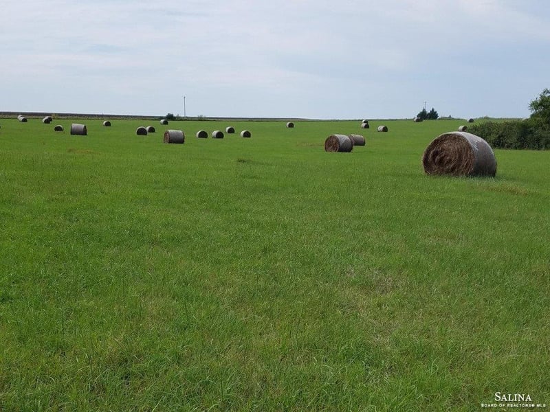 10127 E K 4 Hwy, Gypsum, KS 67448