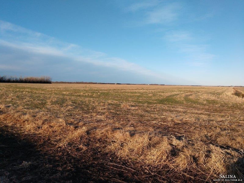 0 E Mariposa Rd, Solomon, KS 67480