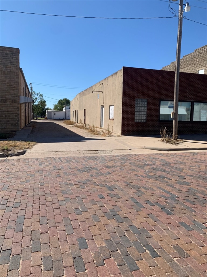 109 E 1st, Ellinwood, KS 67526