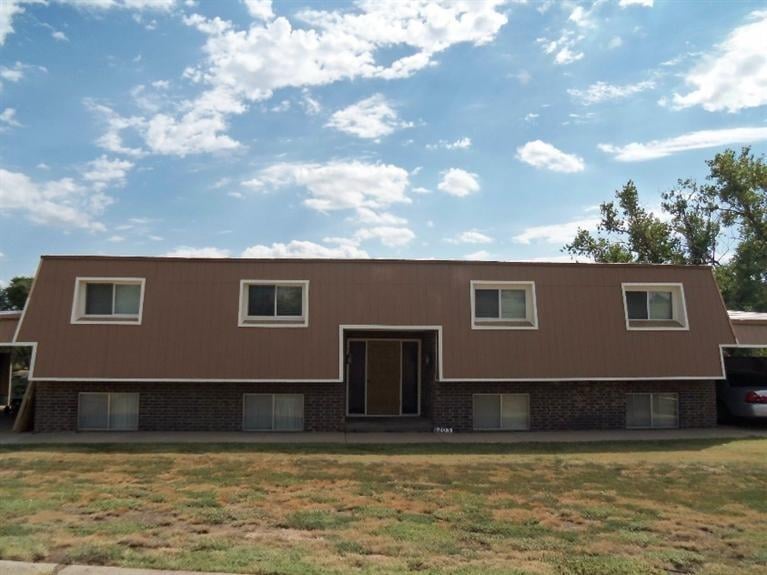 1201 Prairie Heights Ave, Larned, KS 67550