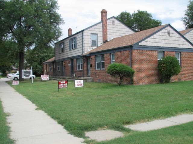 2701 E Harry St, Wichita, KS 67211