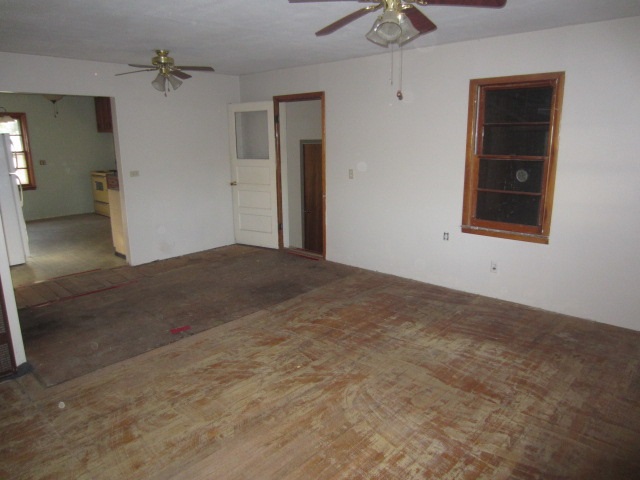201 W 58th St N, Park City, KS 67204
