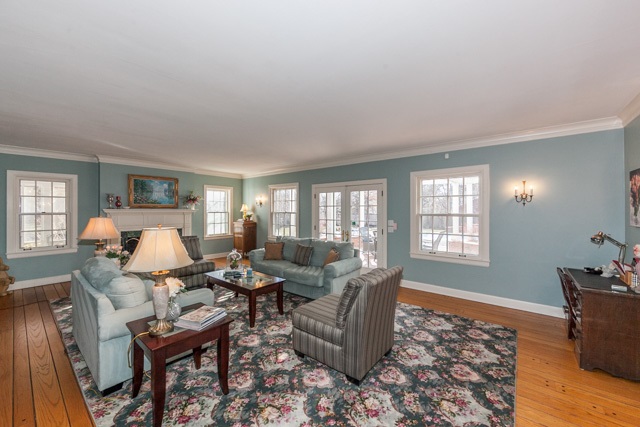 9 Douglas, Eastborough, KS 67207