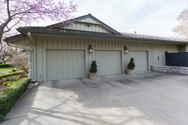 1551 N Fairfield Ln, Wichita, KS 67208