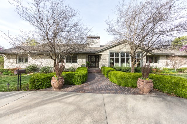 1551 N Fairfield Ln, Wichita, KS 67208