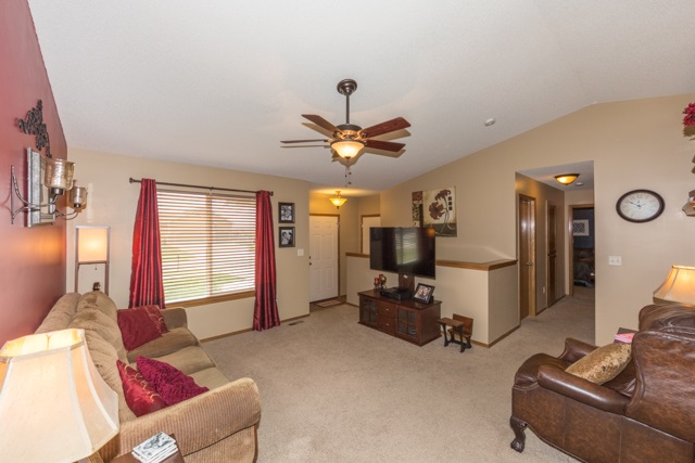 1055 E Splitwood Way Ct, Wichita, KS 67037
