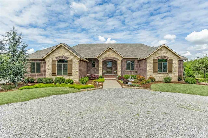 2915 N Wilmohr Dr, Wichita, KS 67223