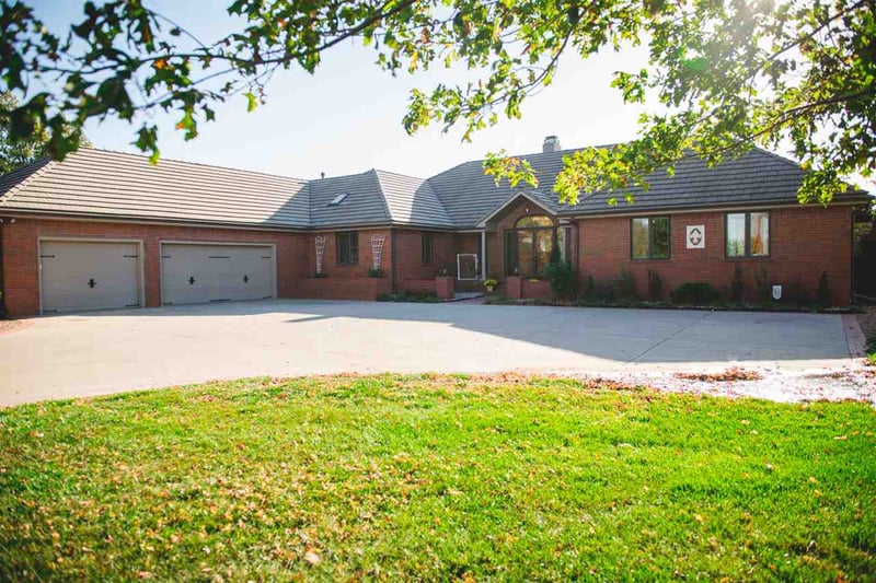 4316 S Halstead Rd, Halstead, KS 67056