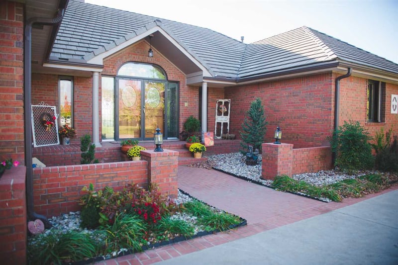 4316 S Halstead Rd, Halstead, KS 67056