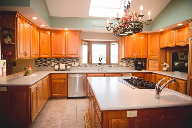 4316 S Halstead Rd, Halstead, KS 67056