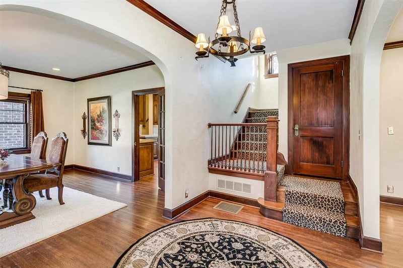 4 N St James Pl, Eastborough, KS 67206