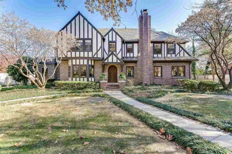 4 N St James Pl, Eastborough, KS 67206