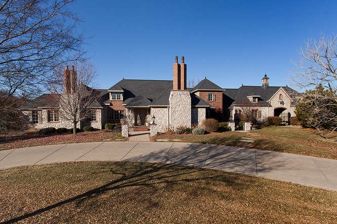 8208 E Bridlewood, Wichita, KS 67206
