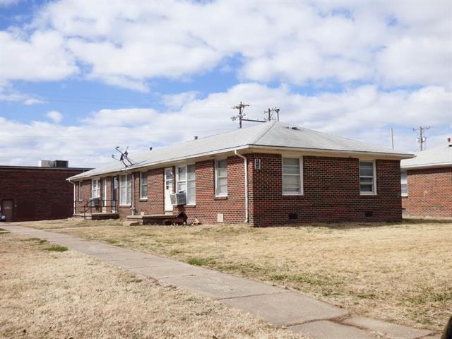 813 S Mission Rd, Wichita, KS 67207