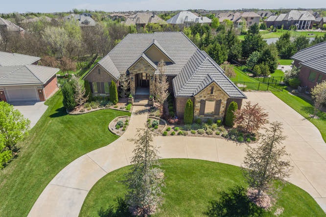 2314 N Lindsay Cir, Wichita, KS 67228