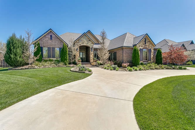 2314 N Lindsay Cir, Wichita, KS 67228