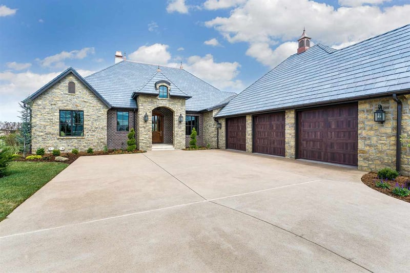 10614 E Glengate Cir, Wichita, KS 67206