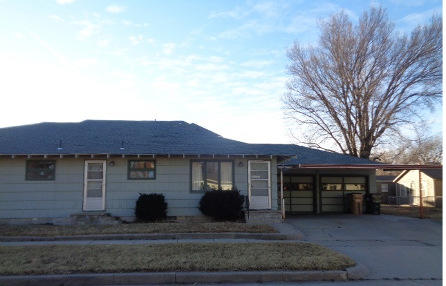 228 E 5th #228 E 5th Unit B, Hutchinson, KS 67505