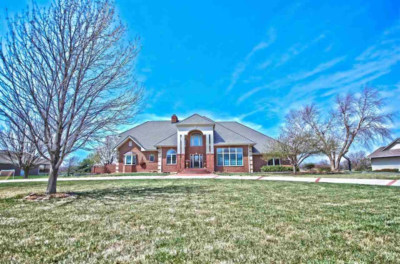1110 Turkey Creek Dr, Mcpherson, KS 67460