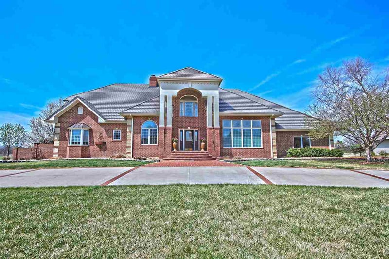 1110 Turkey Creek Dr, Mcpherson, KS 67460