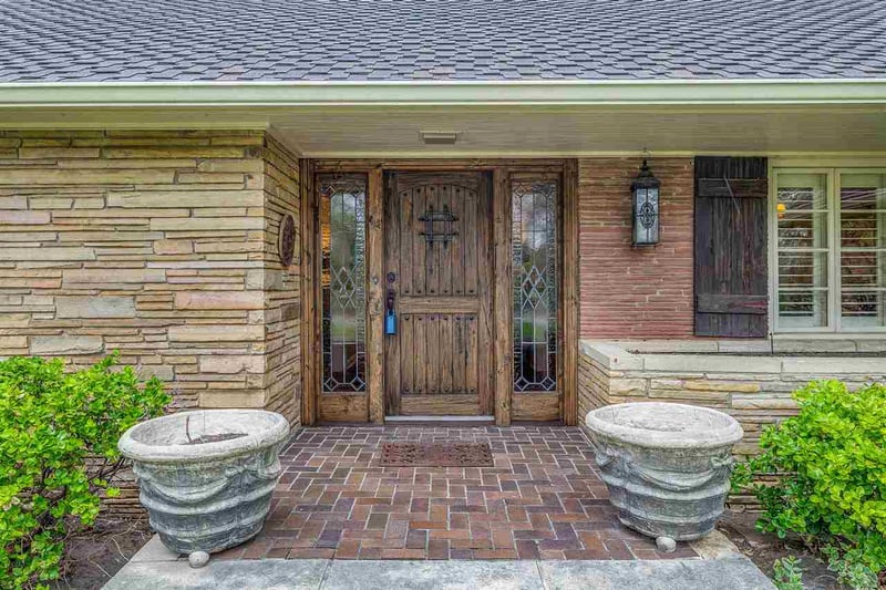 25 S Hampton Rd, Eastborough, KS 67207