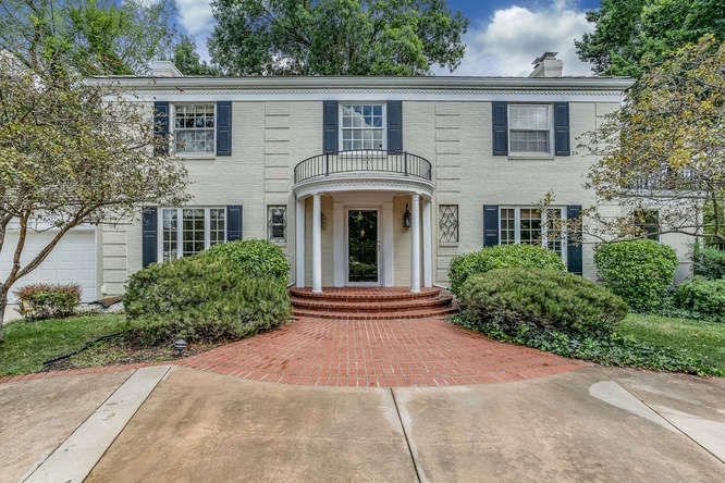 20 S Lakeside Blvd, Eastborough, KS 67207