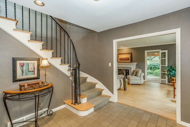 20 S Lakeside Blvd, Eastborough, KS 67207