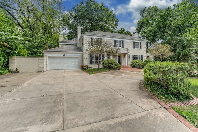 20 S Lakeside Blvd, Eastborough, KS 67207