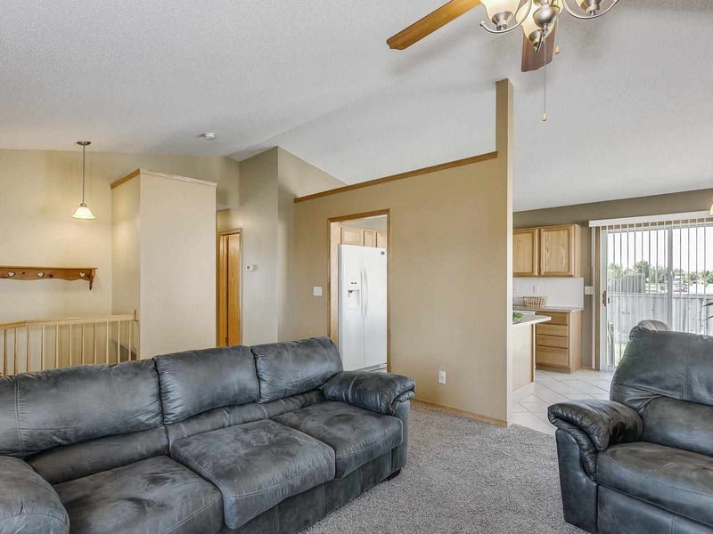 1633 E Winterset St, Wichita, KS 67052