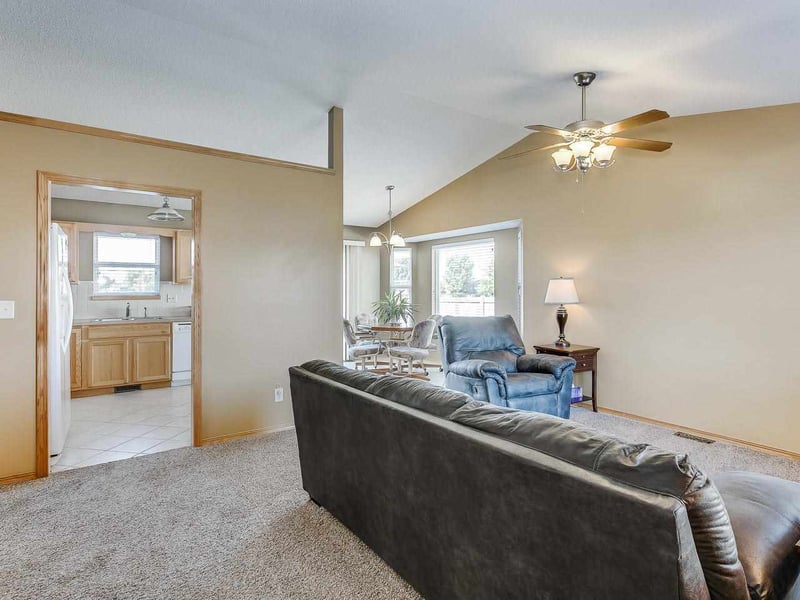 1633 E Winterset St, Wichita, KS 67052