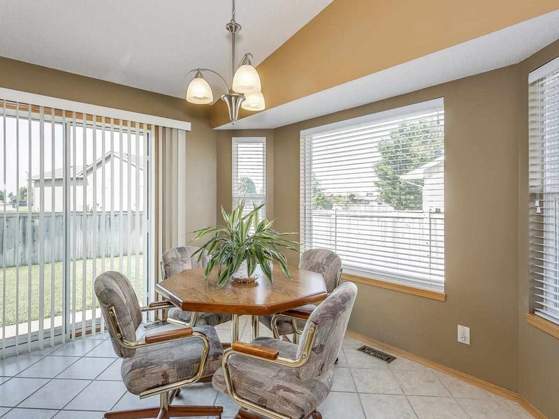 1633 E Winterset St, Wichita, KS 67052