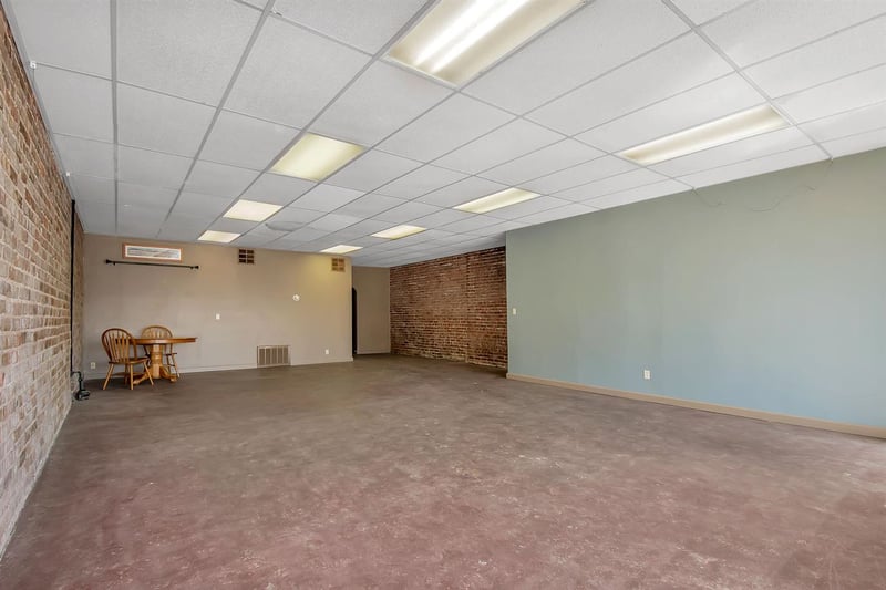 1122 E Douglas Ave #1120 E Douglas, Wichita, KS 67214