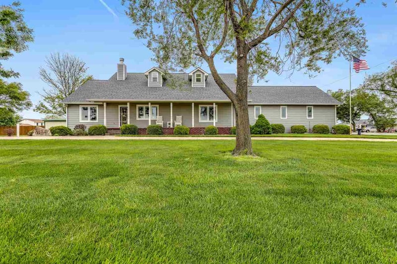 14725 S 30th St, Benton, KS 67017