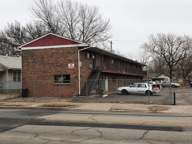1924 S Broadway Ave, Wichita, KS 67211