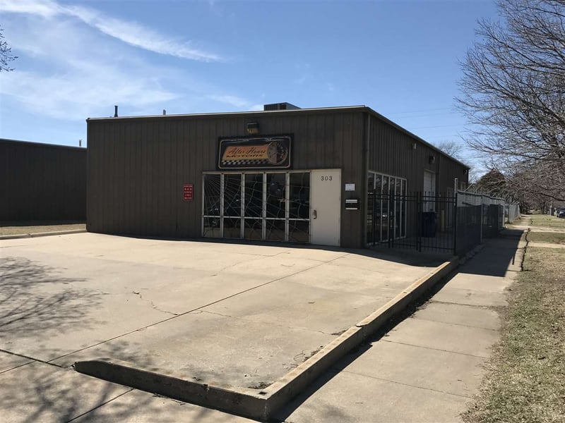 303 S Oak, Wichita, KS 67213