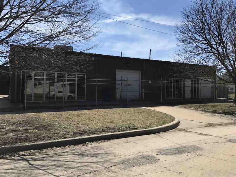 303 S Oak, Wichita, KS 67213